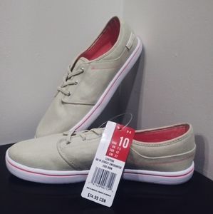 Under Armour womans size 10 new with tags shoes